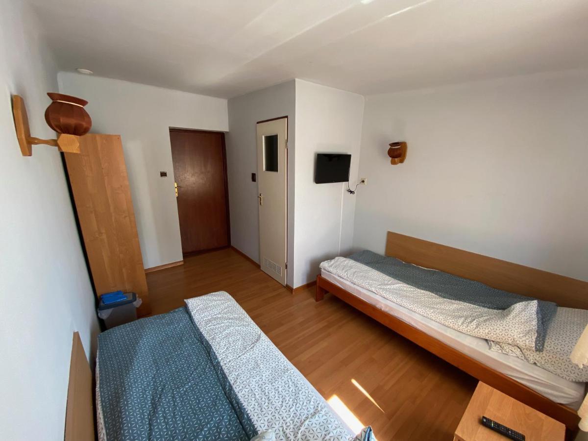 Auberge de jeunesse "U Jedrusia" à Zarebow Extérieur photo