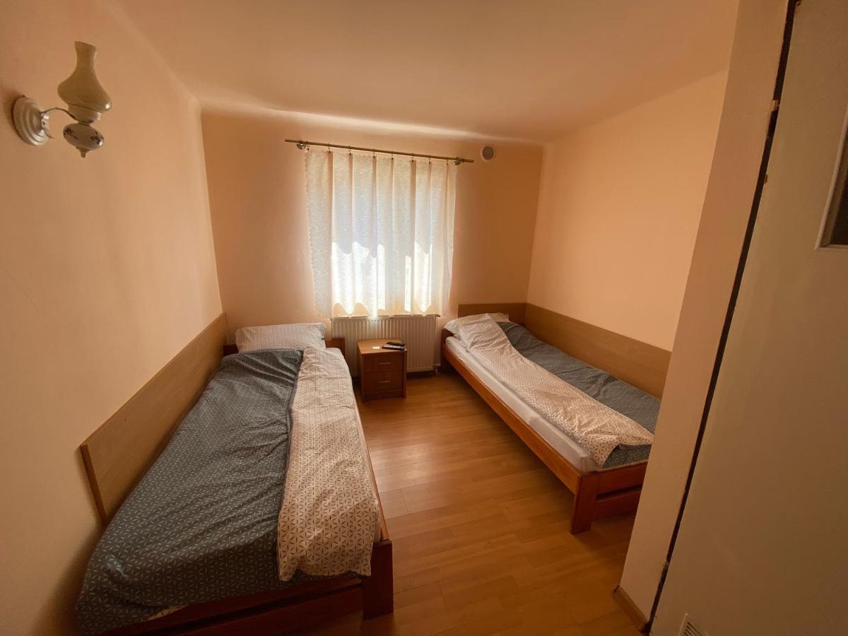Auberge de jeunesse "U Jedrusia" à Zarebow Extérieur photo