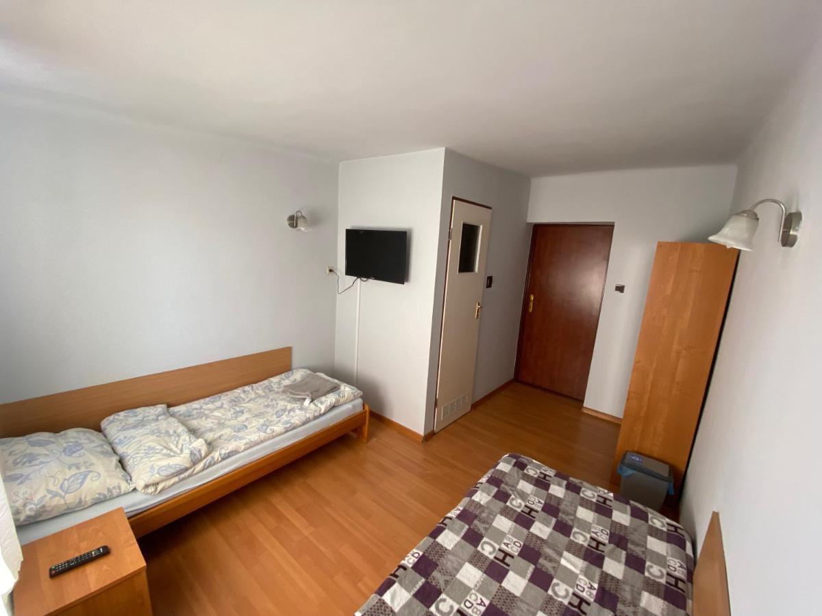 Auberge de jeunesse "U Jedrusia" à Zarebow Extérieur photo